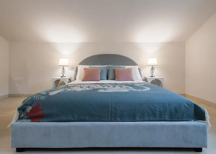 Martina Luxury - Grandmaison * Torino