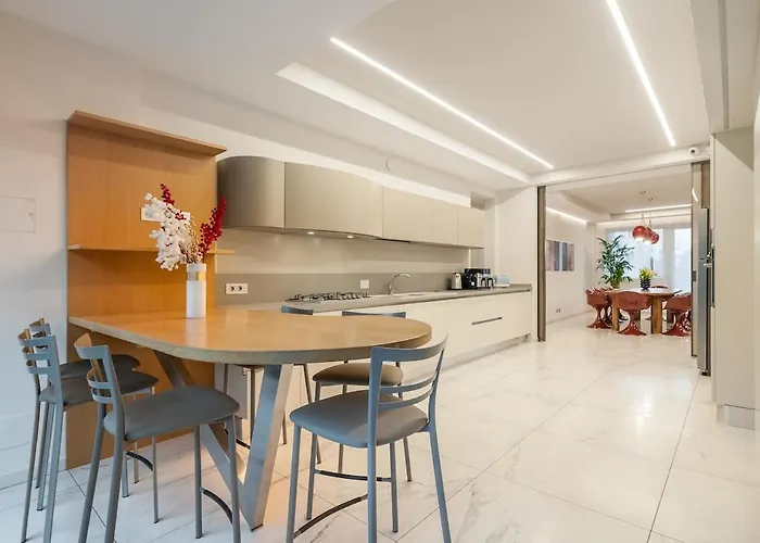 Martina Luxury - Grandmaison