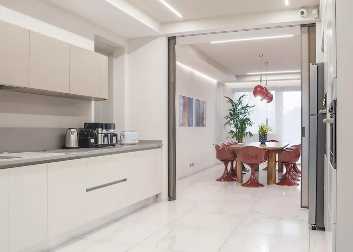 Martina Luxury - Grandmaison * Torino