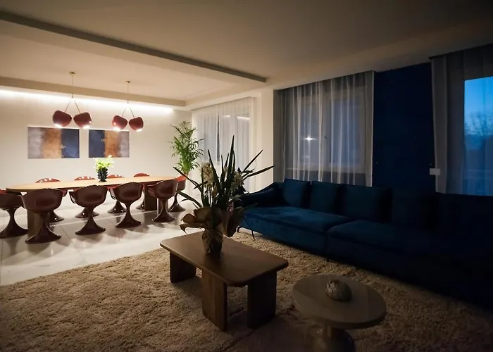 Martina Luxury - Grandmaison * Torino