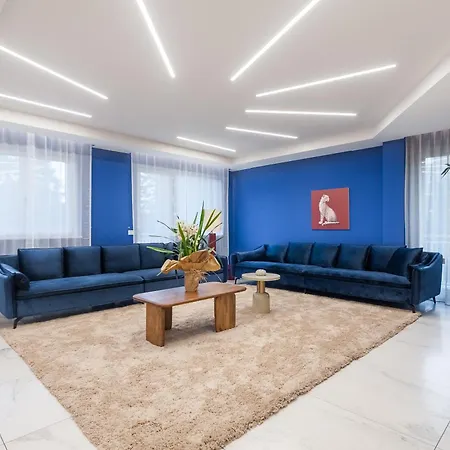 Martina Luxury - Grandmaison