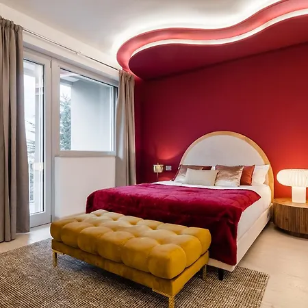 Martina Luxury - Grandmaison *