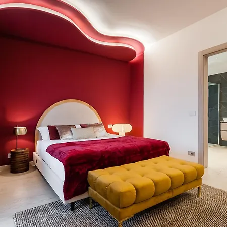 Martina Luxury - Grandmaison * Turin